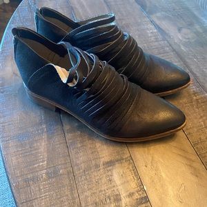 Free People Lost Valley Washed Black Italian Leather
Strappy Ankle Booties 37
